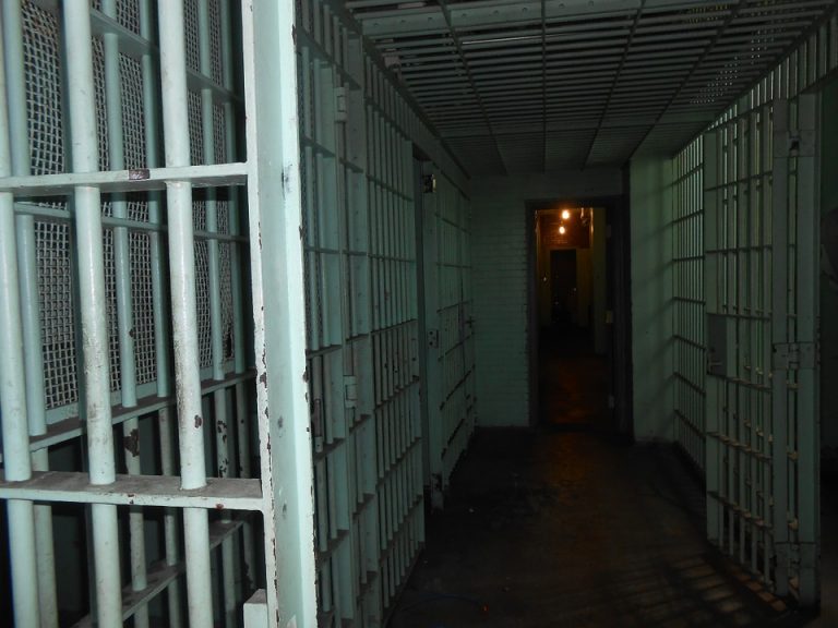 Répression des crimes d’esclavage : peines de prison et amendes